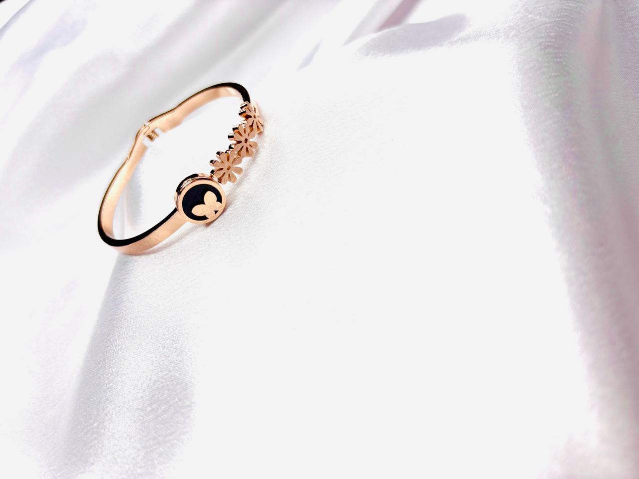 Rose Dazzle Rose-Gold Bracelet