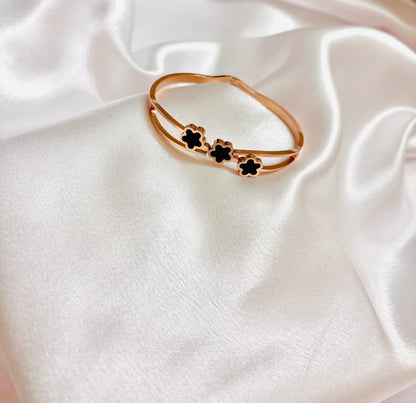 Rose Petal Charm Rose-Gold Bracelet