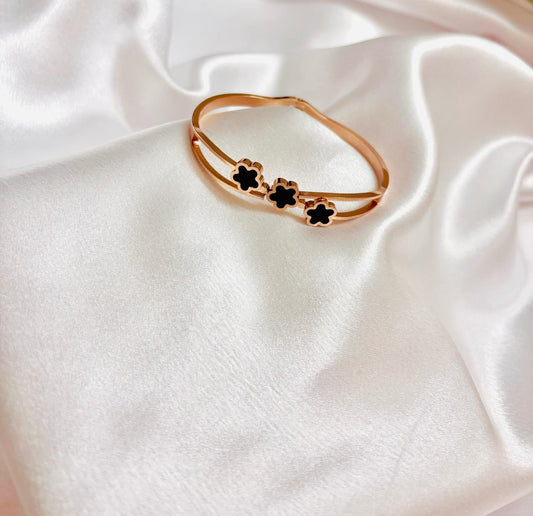 Rose Petal Charm Rose-Gold Bracelet