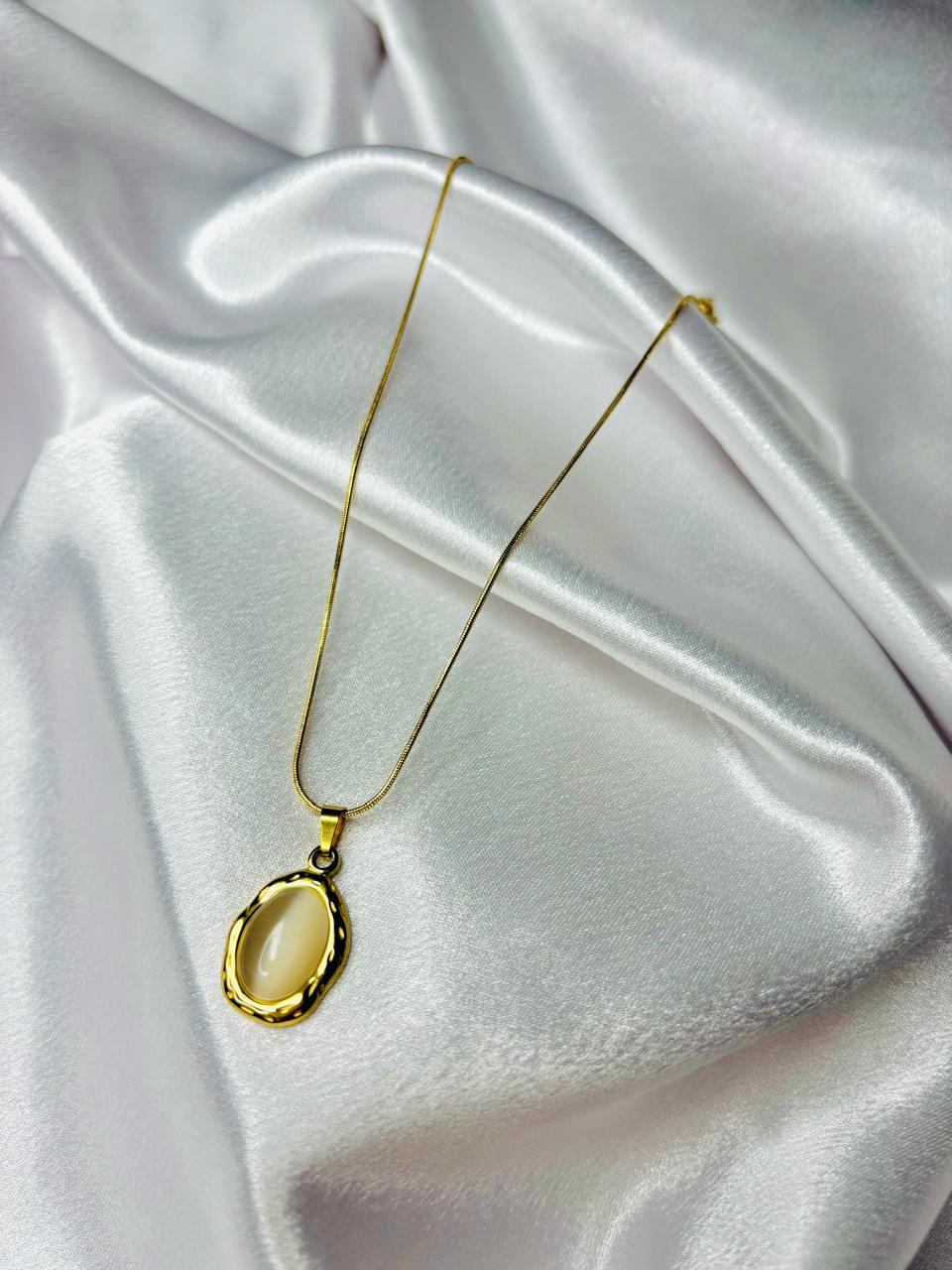 Eternal Glow Oval Necklace